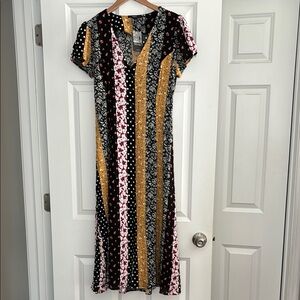 NWT Forever 21 Floral Bohemian Maxi Dress Size Medium